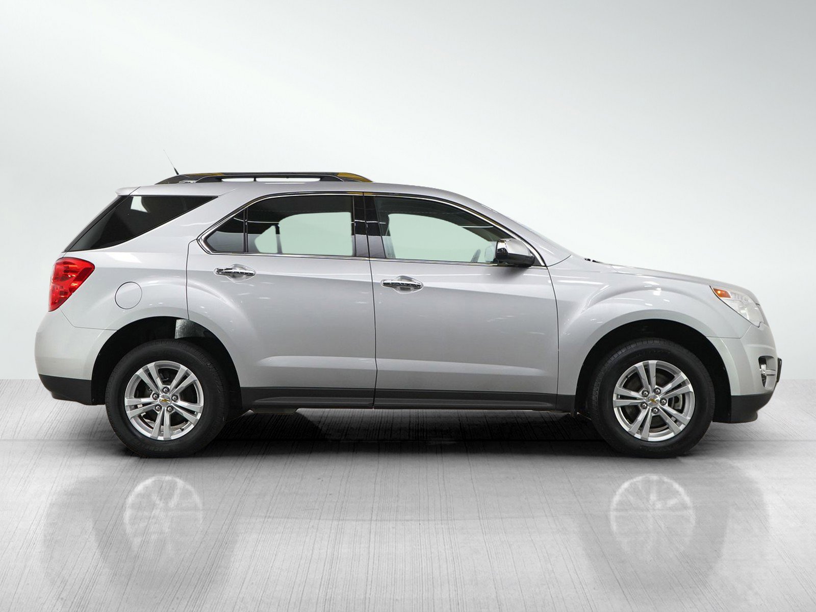 2011 Chevrolet Equinox AWD thumbnail 3