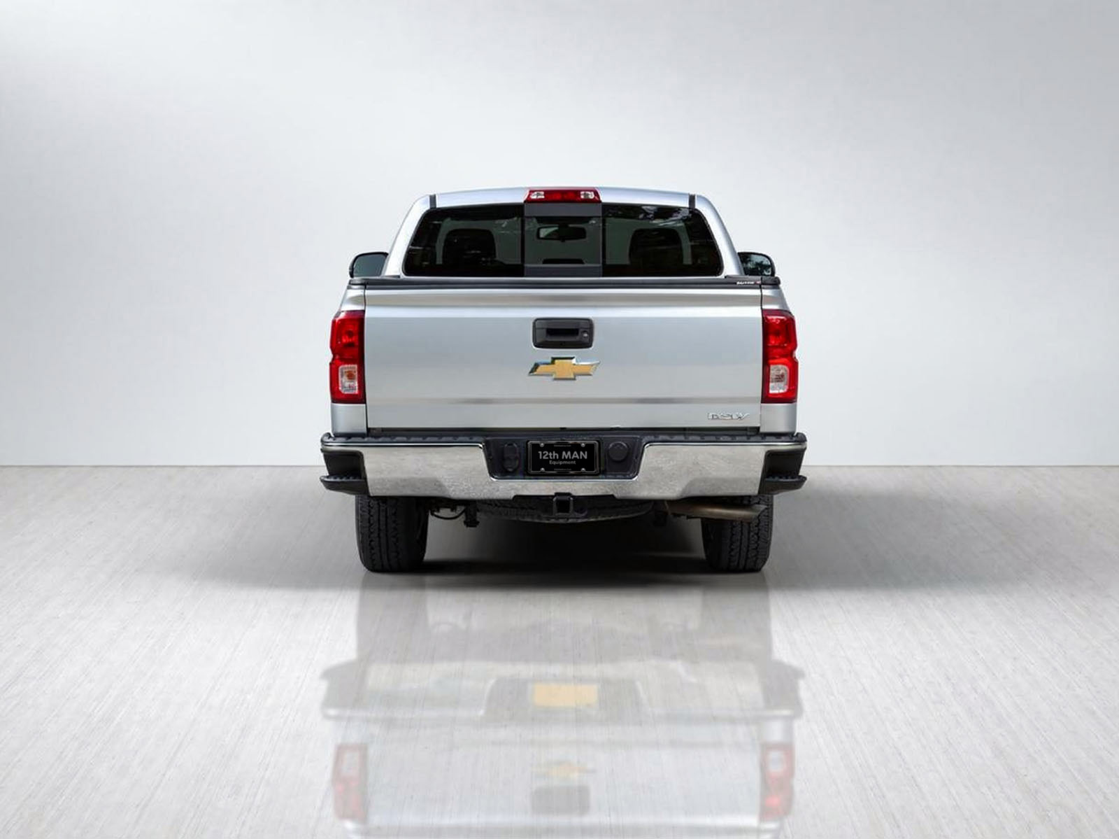 2018 Chevrolet Silverado 1500 LTZ Crew Cab 4WD thumbnail 3