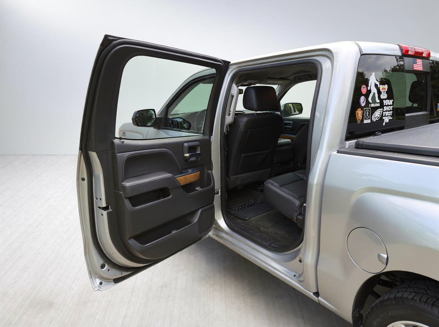 2018 Chevrolet Silverado 1500 LTZ Crew Cab 4WD thumbnail 6