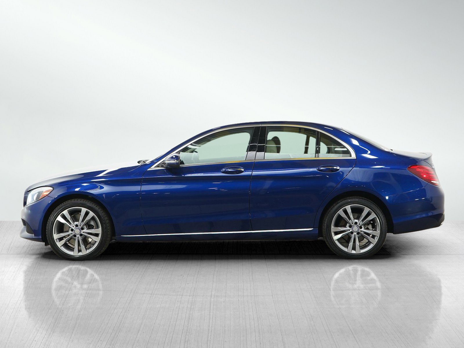 2017 Mercedes-Benz C 300 4MATIC thumbnail 3