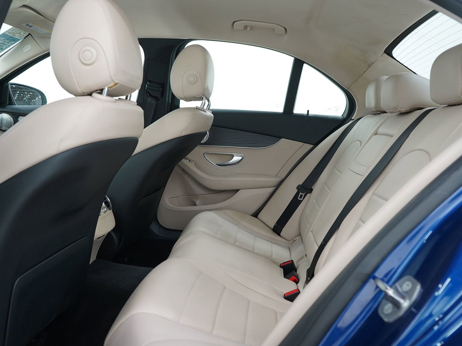 2017 Mercedes-Benz C 300 4MATIC thumbnail 6