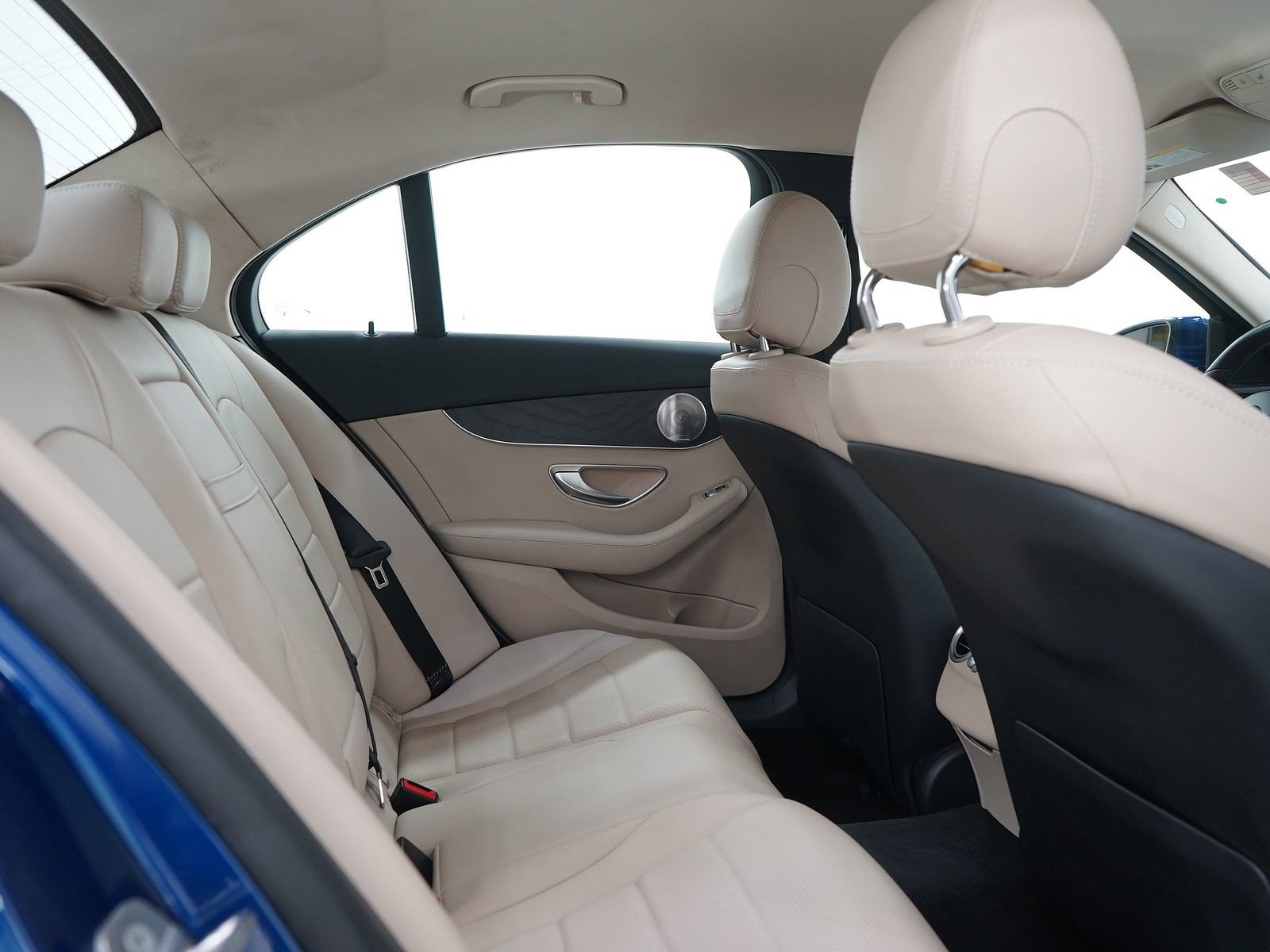 2017 Mercedes-Benz C 300 4MATIC thumbnail 8