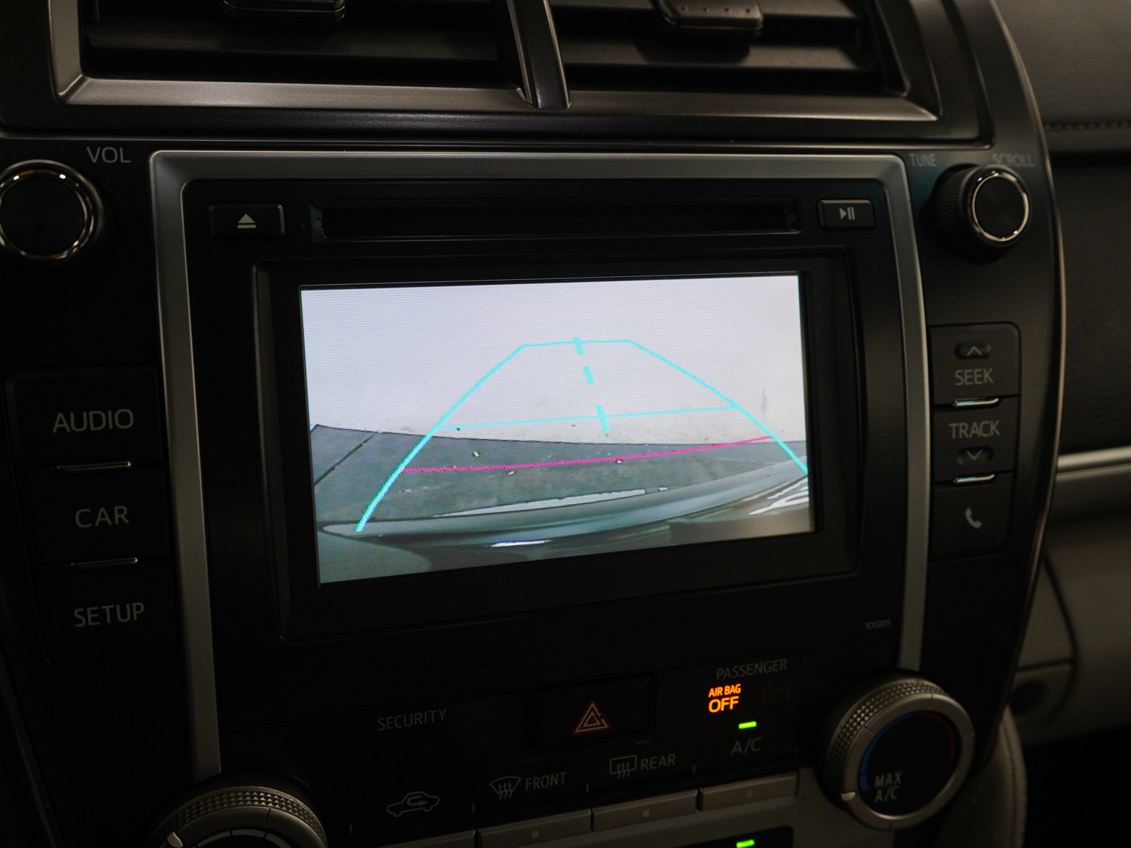 2014 Toyota Camry thumbnail 10