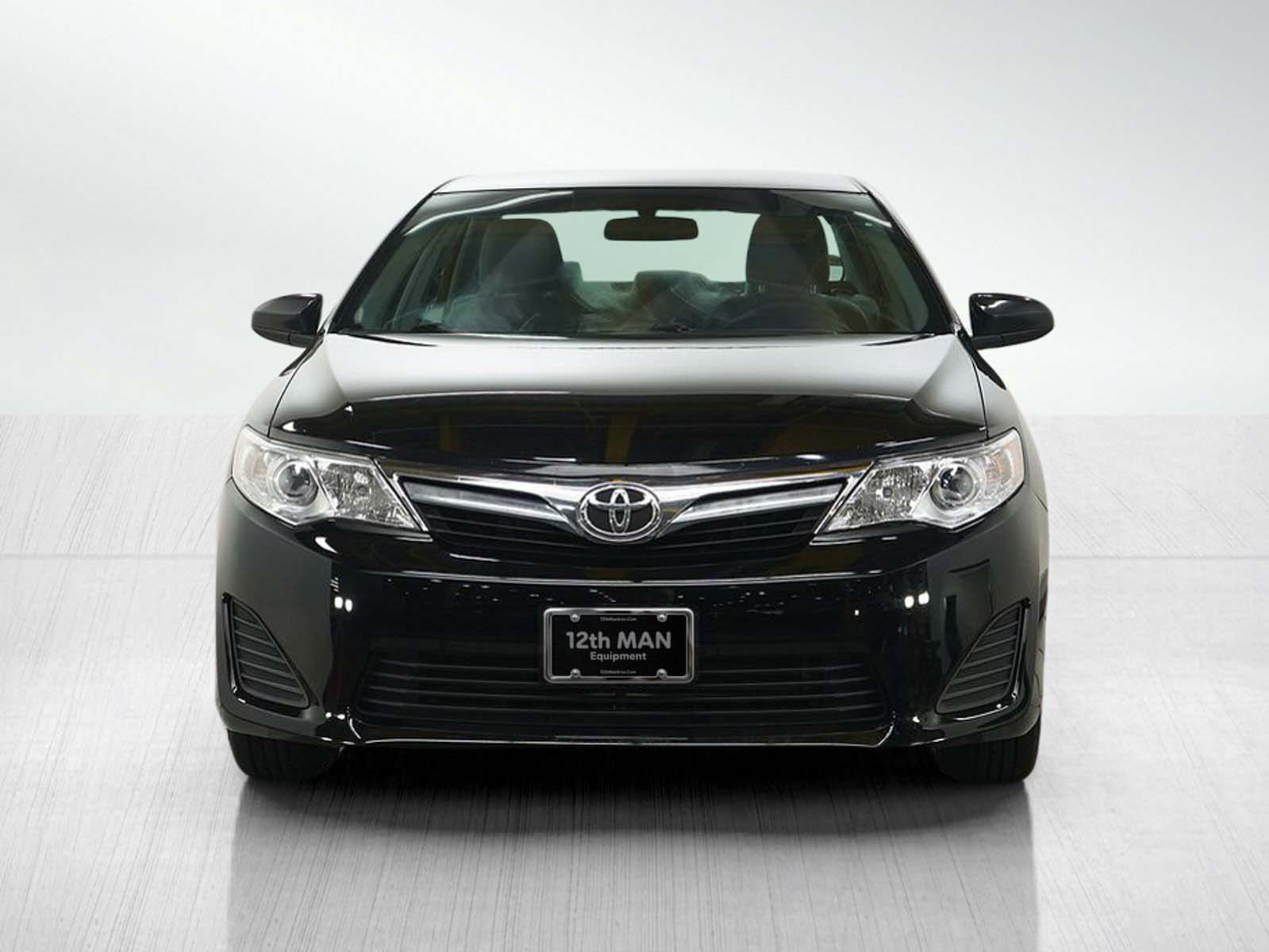 2014 Toyota Camry thumbnail 2