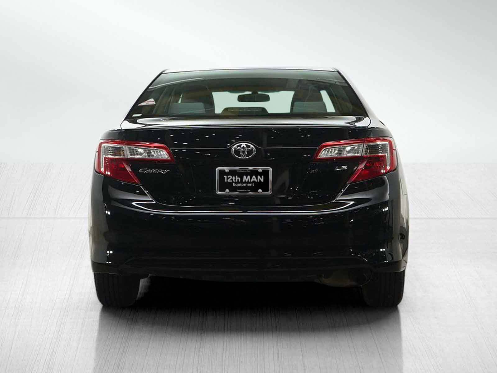 2014 Toyota Camry thumbnail 5