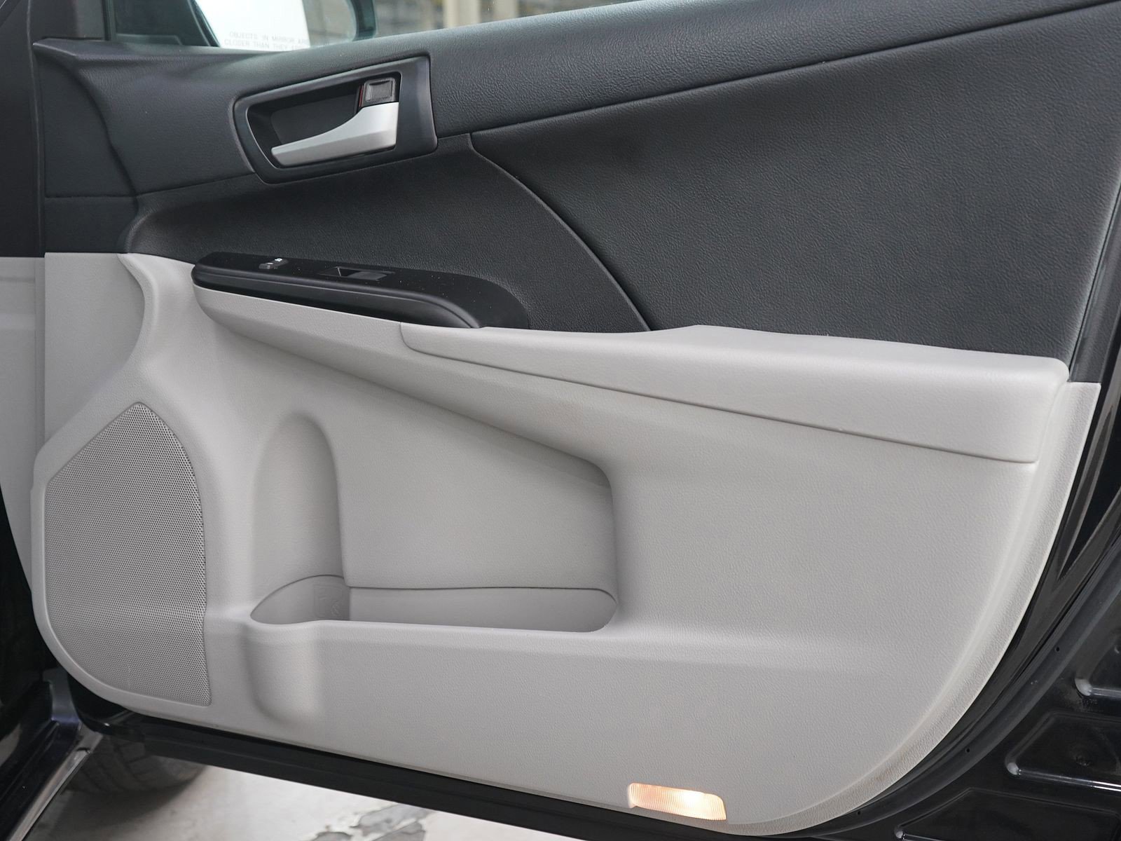 2014 Toyota Camry thumbnail 7