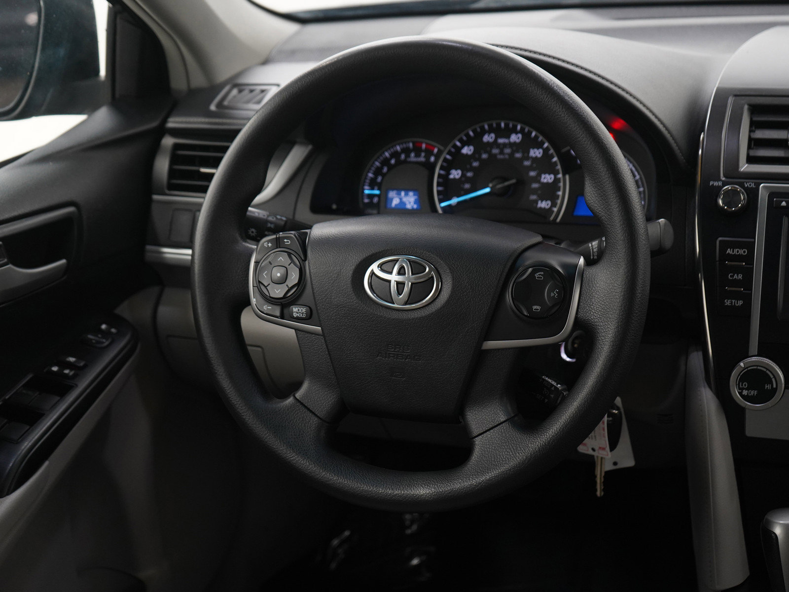 2014 Toyota Camry thumbnail 8